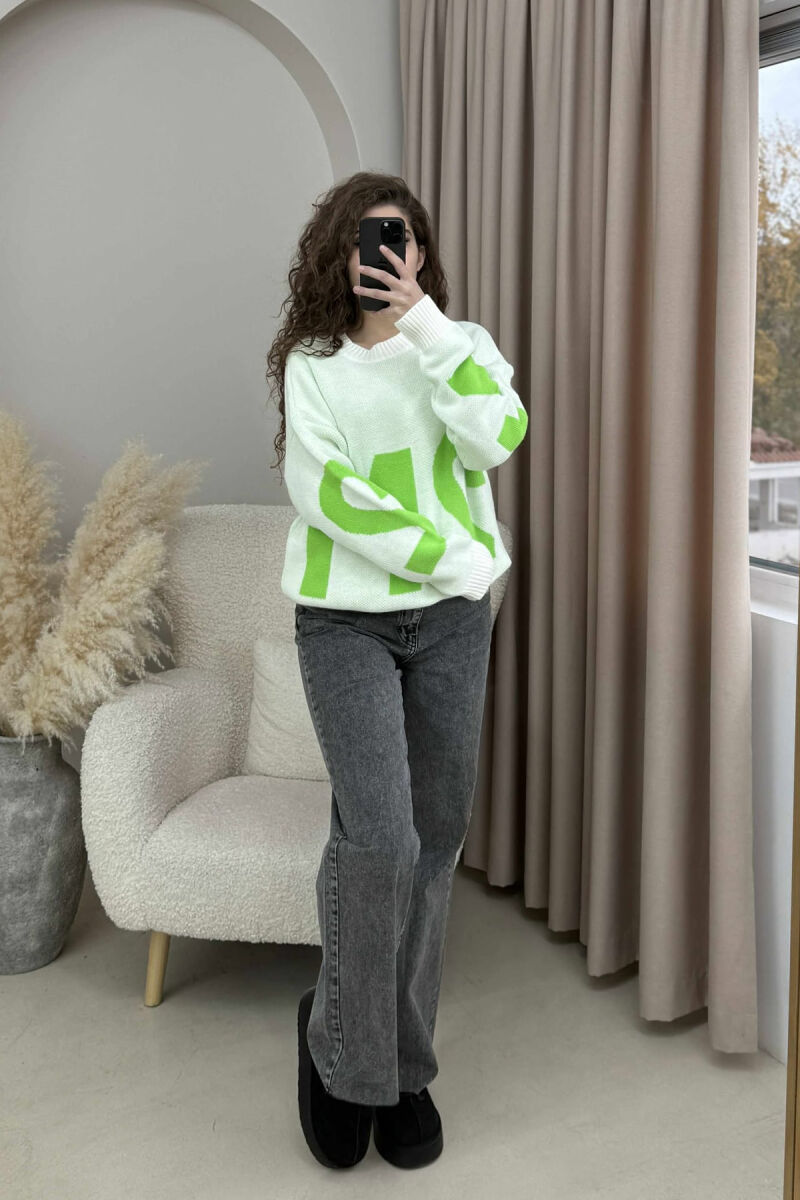 2M FRONT WRITTING KNITTED WOMEN SWEATER WHITE-E BARDHE - 1