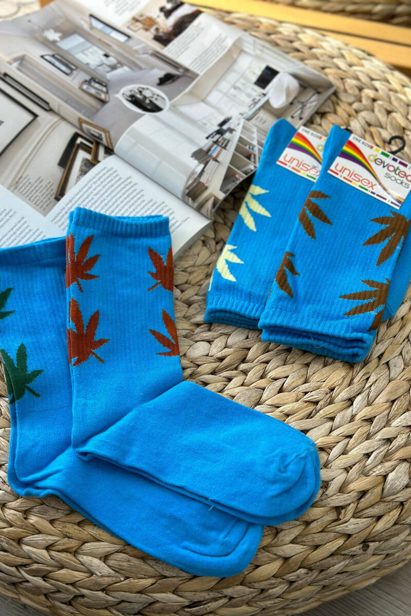 4 PAIR ONE COLOR UNISEX CREW SOCKS BLUE/BLU - 1