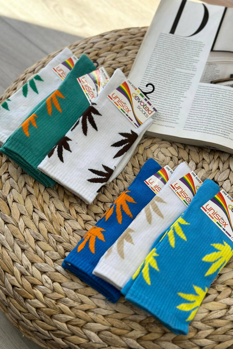 6 PAIR DIFFERENT COLORS UNISEX CREW SOCKS MULTIPLE/SHNGJ - 1