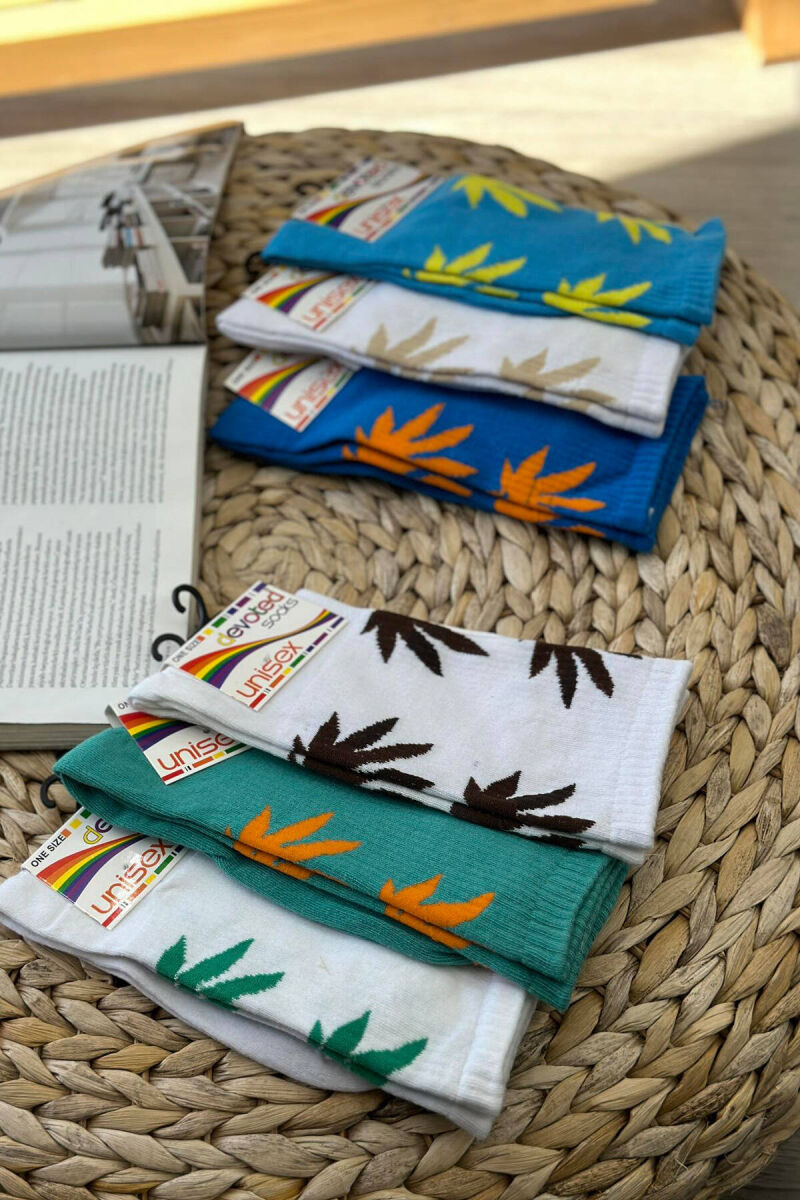 6 PAIR DIFFERENT COLORS UNISEX CREW SOCKS MULTIPLE/SHNGJ - 2