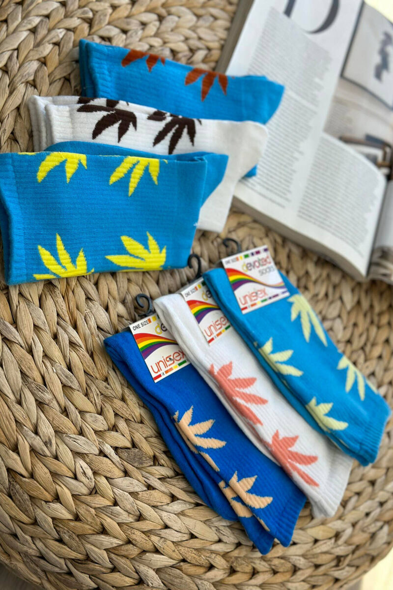 6 PAIR DIFFERENT COLORS UNISEX CREW SOCKS MULTIPLE/SHNGJ - 1