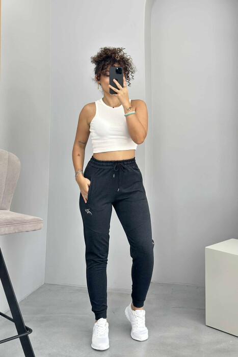 TUTA ME SHKRIME PËR FEMRA NË NGJYRËN GRI E ERRËT - KLAUDIO FASHION