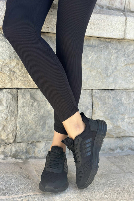 ATLETE ME PLATFORME TE THJESHTE PER FEMRA NE NGJYRE TE ZEZE - 2