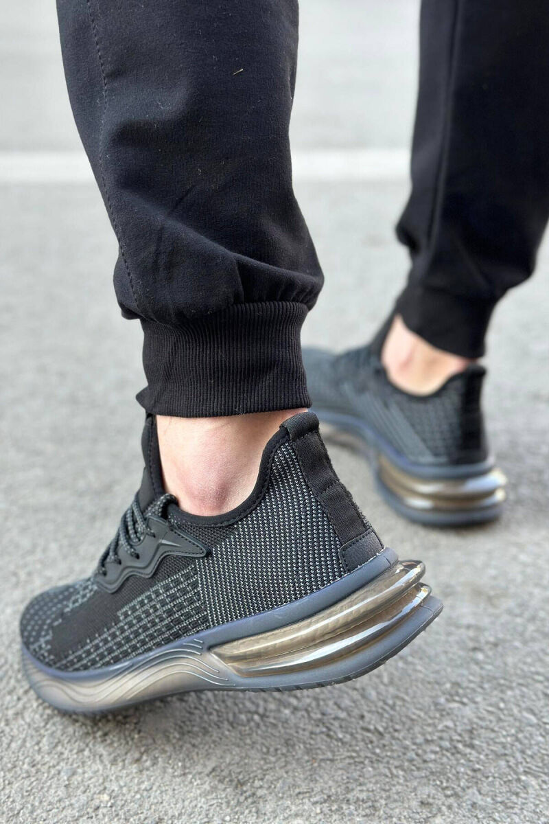 ATLETE PËR MESHKUJ ME LIDHËSE NË NGJYRË TË ZEZË - 2