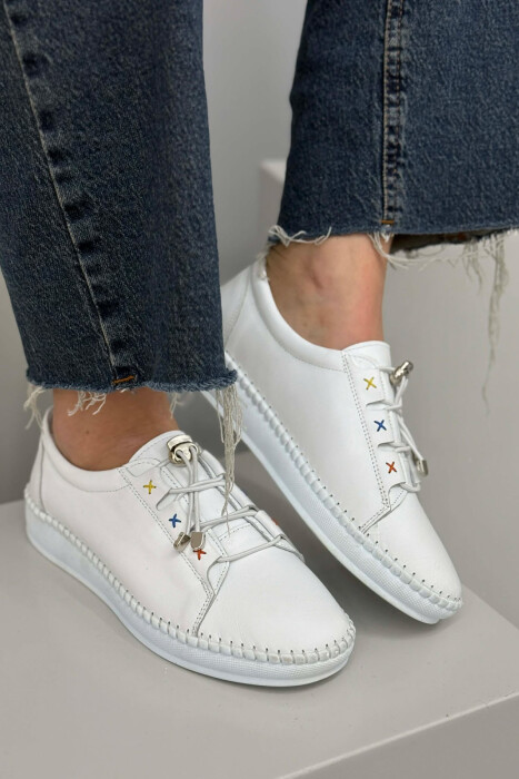 ATLETE TE THJESHTA LEKURE PER FEMRA NE NGJYRE TE BARDHE - 3