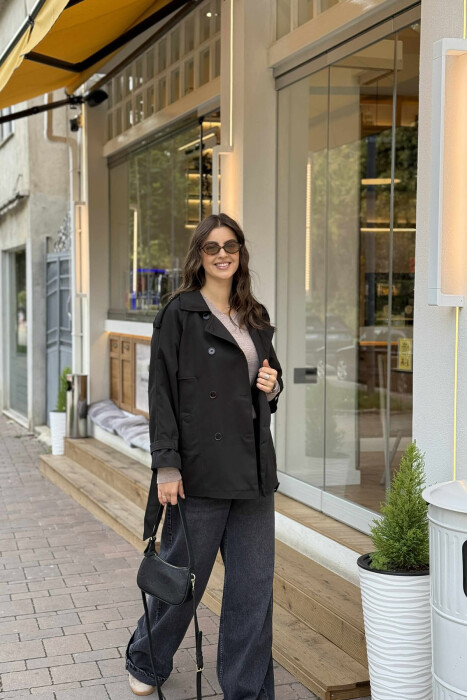 XHAKETË NJË NGJYRËSHE ME DETAJIN E RRIPIT PËR FEMRA NË NGJYRËN E ZEZË - KLAUDIO FASHION