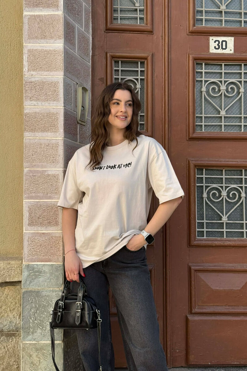 BLUZË E THJESHTË PËR FEMRA NË NGJYRË BEZHE TE ZBARDHUR+ 6 PALE CORAPE DHURATE - 1