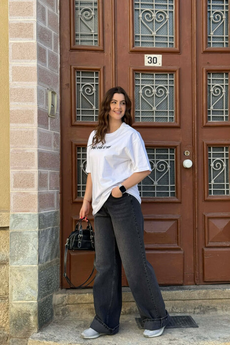 BLUZË E THJESHTË PËR FEMRA NË NGJYRË TE BARDHE+ 6 PALE CORAPE DHURATE - 5