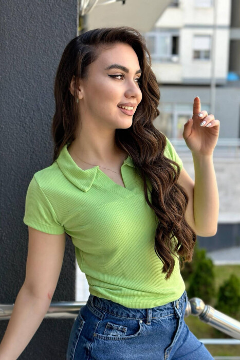BLUZË E THJESHTË PËR FEMRA NË NGJYRËN JESHILE E ZBARDHUR - 5