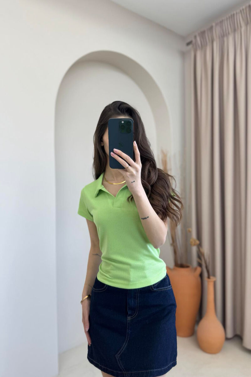 BLUZË E THJESHTË PËR FEMRA NË NGJYRËN JESHILE E ZBARDHUR - 4