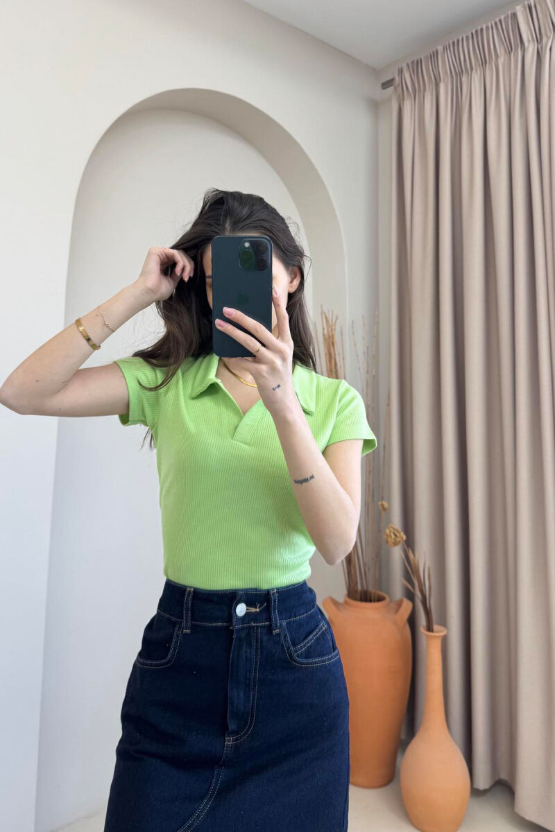 BLUZË E THJESHTË PËR FEMRA NË NGJYRËN JESHILE E ZBARDHUR - 6