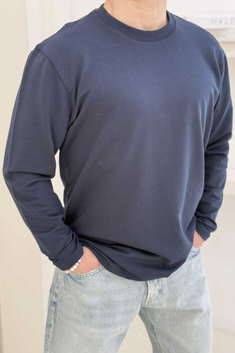 BLUZË E THJESHTË PËR MESHKUJ NË NGJYRËN BLU E ERRËT - 2