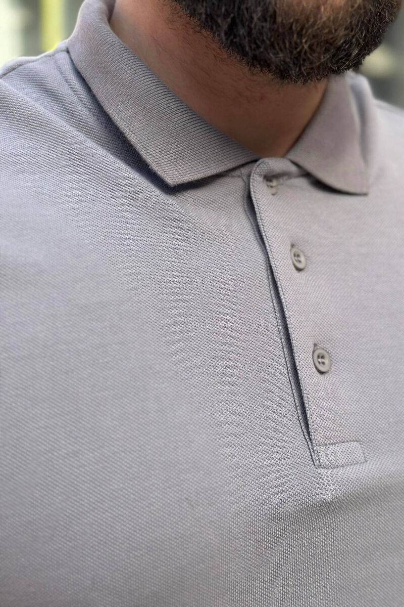 BLUZË ME DETAJIN E KOPSAVE NË JAKË PËR MESHKUJ NË NGJYRËN GRI - 3