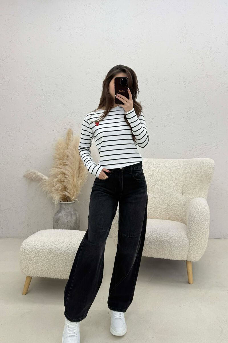 BLUZE ME DIZAJN VIJASH PER FEMRA NE NGJYRE TE BARDHE ME TE ZEZE - 3