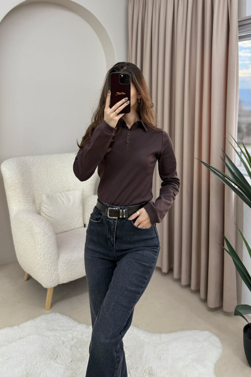 BLUZE ME JAKE POLO DHE BUTONA PER FEMRA NE NGJYRE KAFE TE ERRET - 1