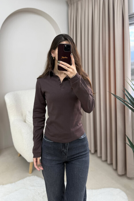 BLUZE ME JAKE POLO DHE BUTONA PER FEMRA NE NGJYRE KAFE TE ERRET - 3