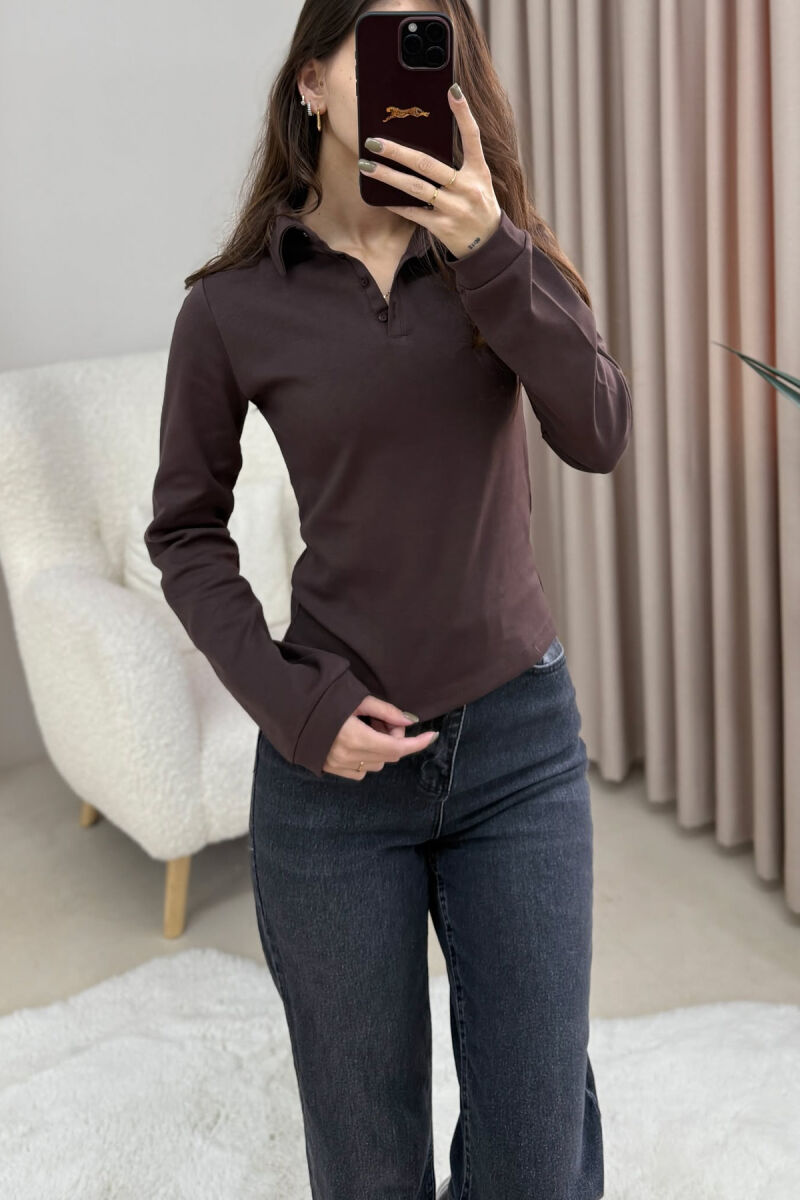 BLUZE ME JAKE POLO DHE BUTONA PER FEMRA NE NGJYRE KAFE TE ERRET - 4