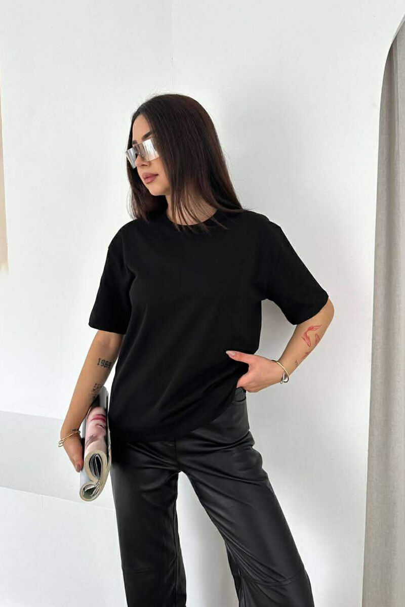 BLUZE ME JAKE RRETHORE DHE MENGE TE SHKURTA PER FEMRA NE NGJYRE TE ZEZE - 2