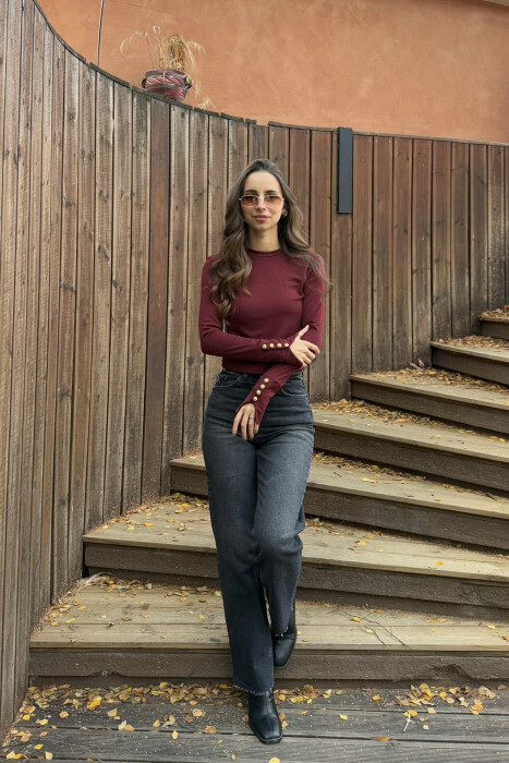 BLUZË ME JAKË TË RRUMBULLAKËT DHE KOPSA TEK MËNGËT PËR FEMRA NË NGJYRË VISHNJË - 3