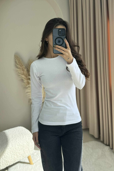 BLUZË PËR FEMRA ME MENGË TË GJATA NË NGJYRË TË BARDHË - KLAUDIO FASHION