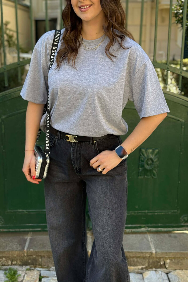 T-SHIRT NJE NGJYRESH PER FEMRA NE NGJYRE GRI +6 PALE ÇORAPE DHURATE - 4