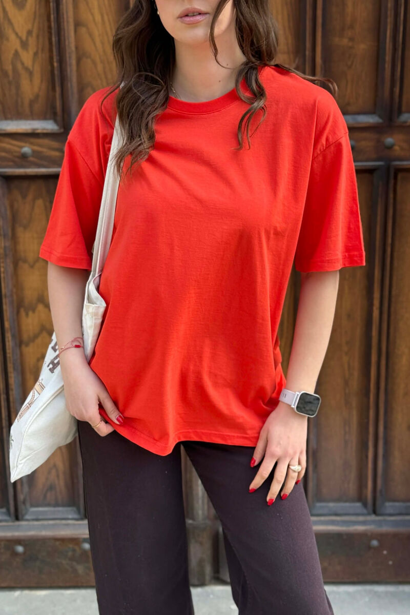 T-SHIRT NJE NGJYRESH PER FEMRA NE NGJYRE PORTOKALLI TE ERRET+ 6 PALE ÇORAPE DHURATE - 4