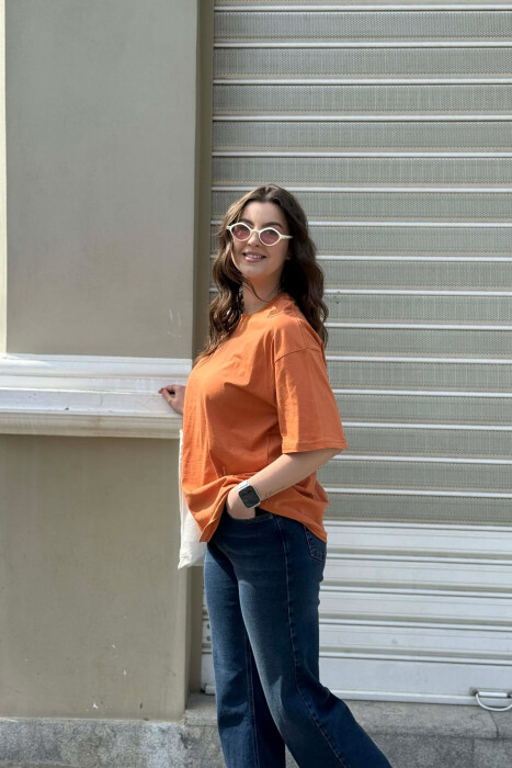 T-SHIRT NJE NGJYRESH PER FEMRA NE NGJYRE TULLE+6 PALE ÇORAPE DHURATE - 5