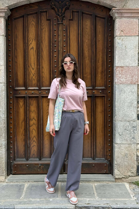 T-SHIRT NJE NGJYRESH PER FEMRA NE NGJYRE UTHULL + 6 PALE ÇORAPE DHURATE - 2