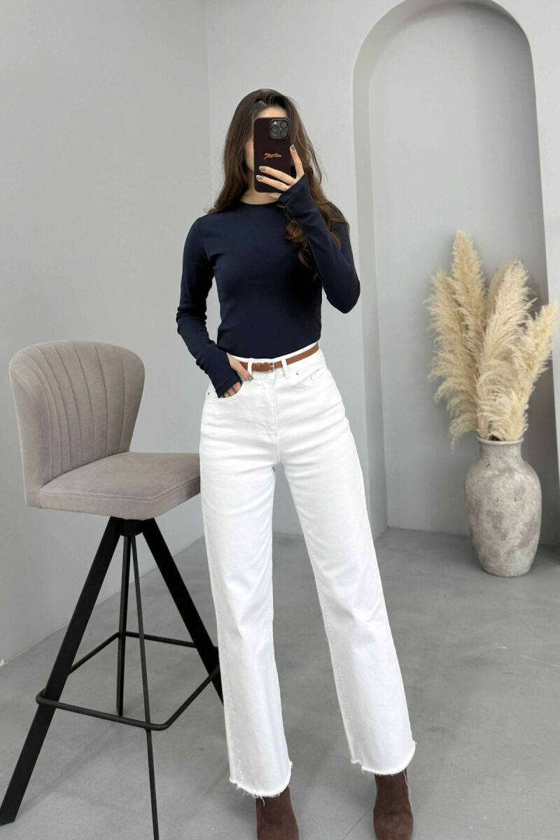 BLUZE NJE NGJYRESHE ME JAKE TE RRUMBULLAKET PER FEMRA NE NGJYRE BLU TE ERRET - 3