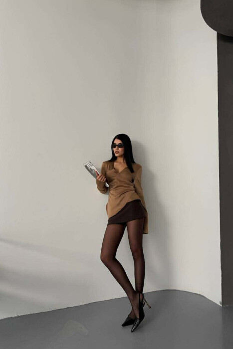 BLUZE NJE NGJYRESHE SATENI PER FEMRA NE NGJYRE BEZHE TE ERRET - 2