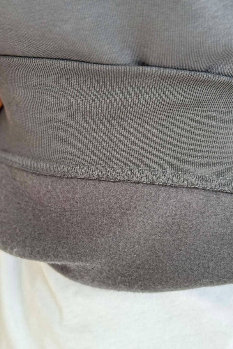 BLUZË NJËNGJYRËSHE ME PUSH DHE ME JAKË ME ZINXHIR PËR MESHKUJ NË NGJYRËN GRI TË ERRËT - 2