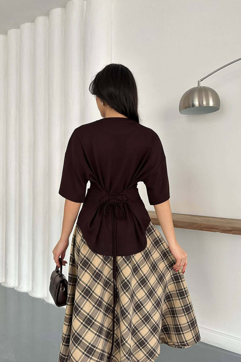 BLUZE NJE NGJYRESHE ME DETAJIN E LIDHSEVE PER FEMRA NE NGJYRE KAFE - 2