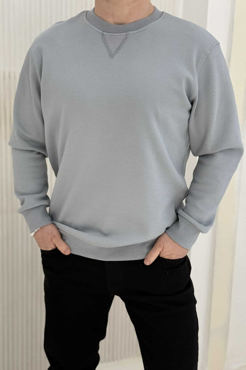 BLUZË PËR MESHKUJ NË NGJYRËN GRI E ZBARDHUR - 1