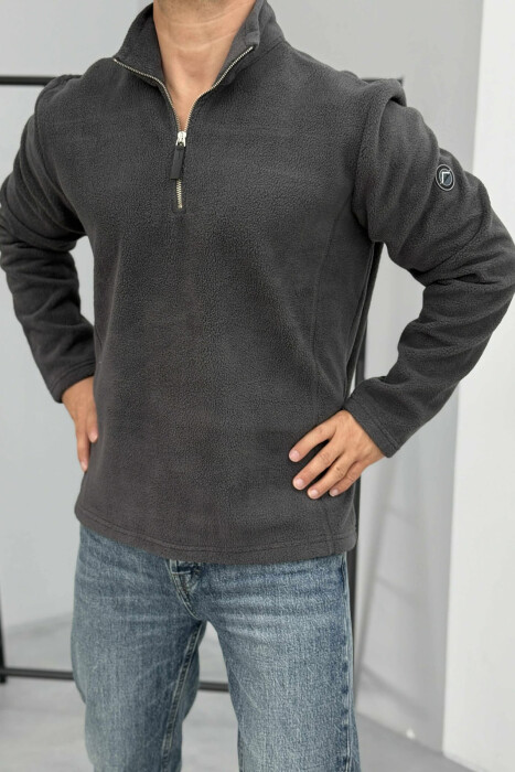 BLUZË POLARE NJË NGJYRËSHE ME JAKË ME ZINXHIR PËR MESHKUJ NË NGJYRËN GRI TË ERRËT - 5