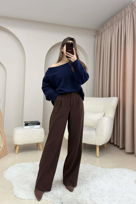 BOAT- NECK SHORT WOMAN SWEATER DARK BLUE/BEE - 2