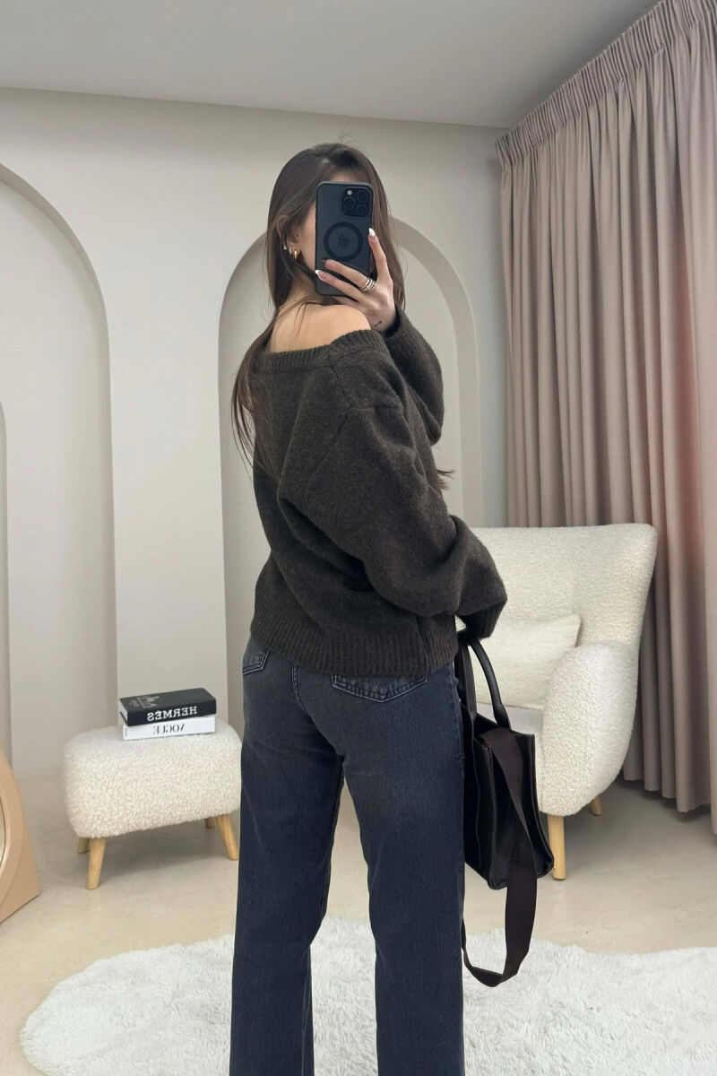 BOAT- NECK SHORT WOMAN SWEATER DARK BROWN/KAE - 2