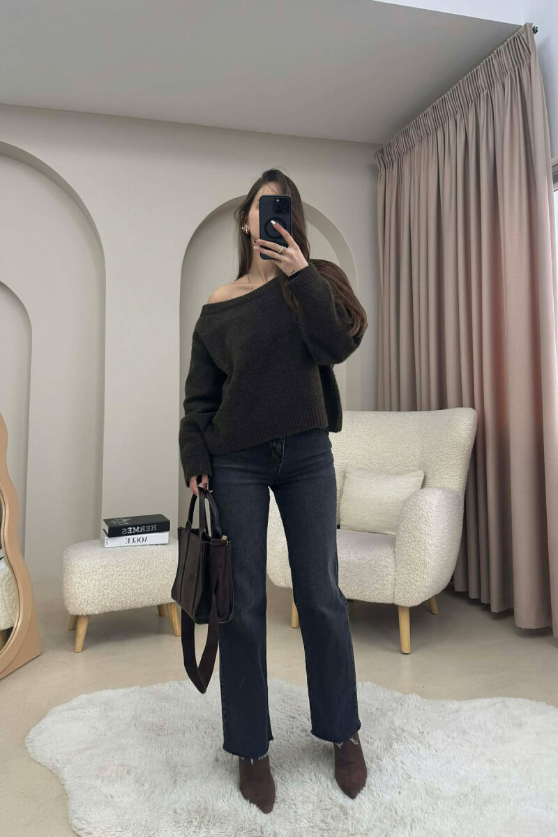 BOAT- NECK SHORT WOMAN SWEATER DARK BROWN/KAE - 3