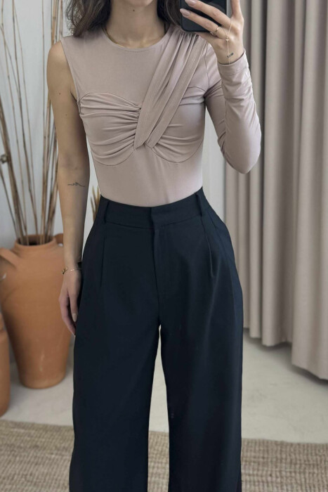 BODY ME NJË MËNGË PËR FEMRA NË NGJYRËN BEZHË - 3