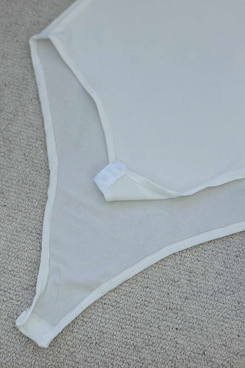 BODY ME NJË MËNGË PËR FEMRA NË NGJYRËN E BARDHË - 5