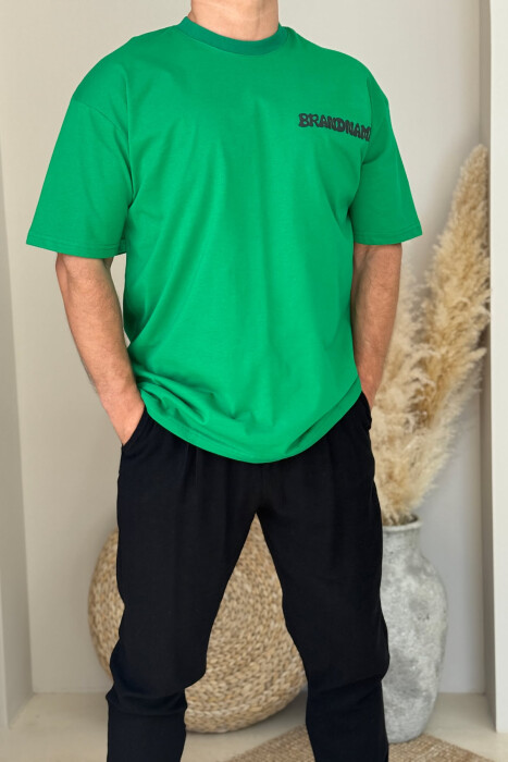 T-SHIRT ME SHKRIME DHE DIZAJN PËR MESHKUJ NË NGJYRËN JESHILE 