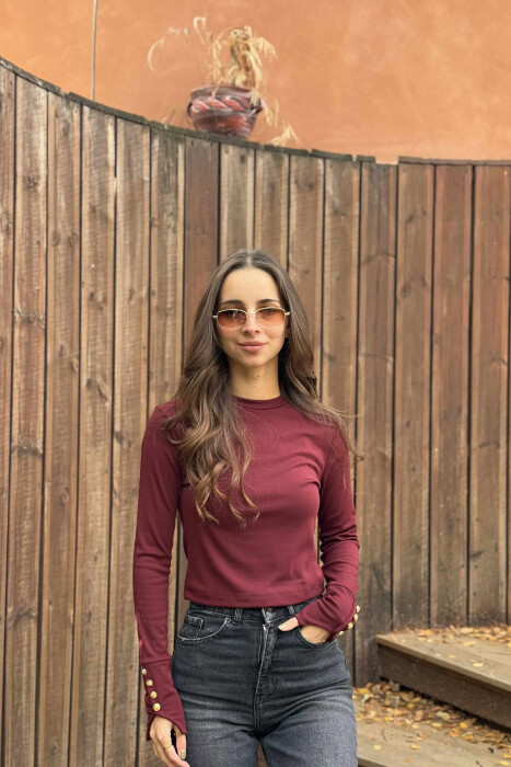 BLUZË ME JAKË TË RRUMBULLAKËT DHE KOPSA TEK MËNGËT PËR FEMRA NË NGJYRË VISHNJË - KLAUDIO FASHION