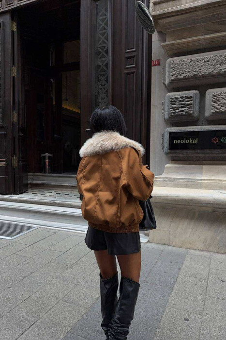 BUTTONS DETAIL FLUFFY NECK SHORT WOMEN JACKET BROWN/KAFE - 3