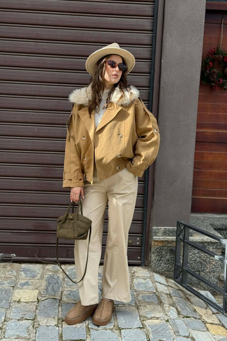 BUTTONS DETAIL FLUFFY NECK SHORT WOMEN JACKET LIGHT BROWN/KAZB - 2