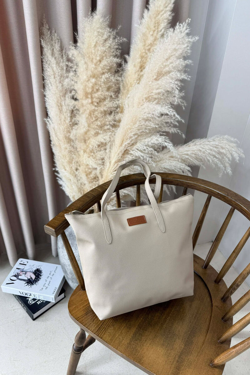 ÇANTE E THJESHTE NJE NGJYRESHE PER FEMRA NE NGJYRE BEZHE - 4