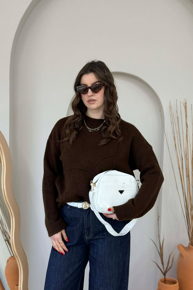 ÇANTE E THJESHTE PER FEMRA NE NGJYRE TE BARDHE - 7