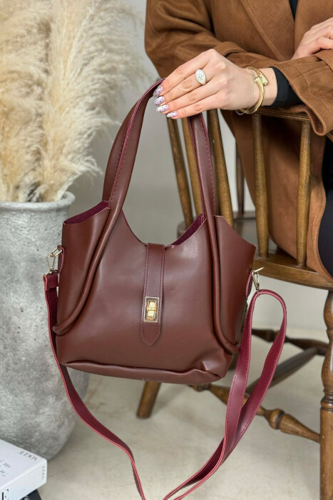 ÇANTE LEKURE E THJESHTE NJE NGJYRESHE PER FEMRA NE NGJYRE VISHNJE - 4