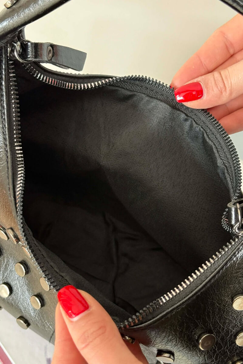 ÇANTE NJE NGJYRESHE ME DETAJE TE NDRITSHME PER FEMRA NE NGJYRE TE ZEZE - 7