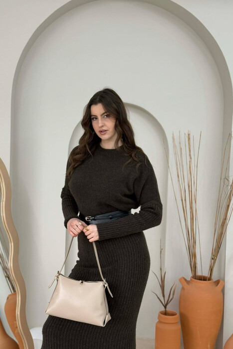 ÇANTE NJE NGJYRESHE ME ZINXHIR PER FEMRA NE NGJYRE BEZHE - 2