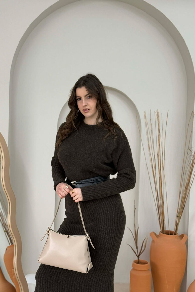 ÇANTE NJE NGJYRESHE ME ZINXHIR PER FEMRA NE NGJYRE BEZHE - 2