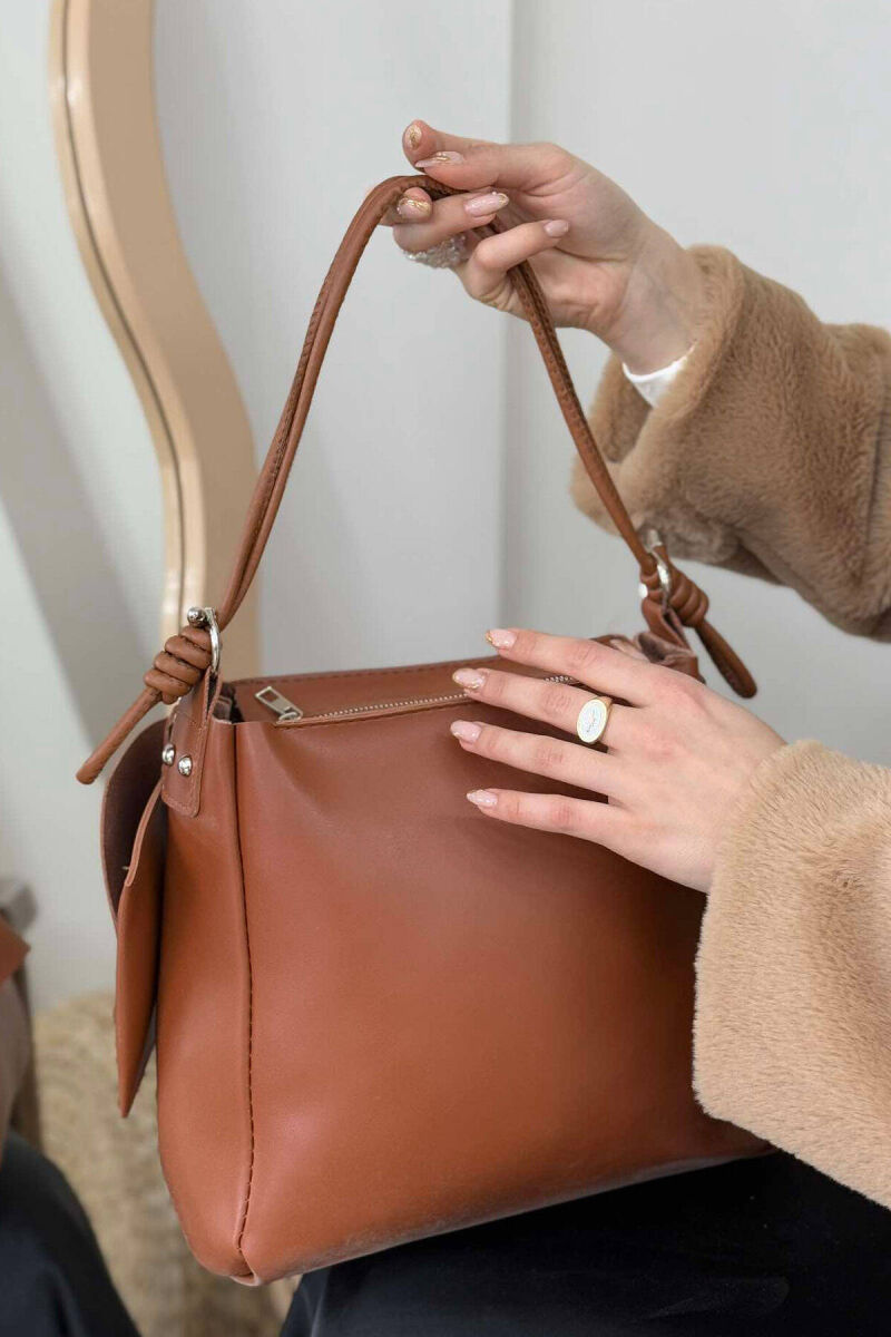 CANTË PËR FEMRA NË NGJYRËN KAFE - 2